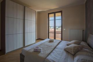 Spacious villa over two floors, amazing view and private garden for 10 guests - San Felice del Benaco - 2