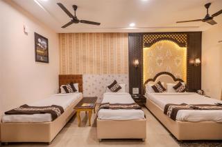 RAJWADA RESORT & HOTEL - Raipur - 1