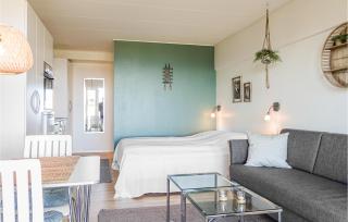 Awesome Apartment In Allinge - 7
