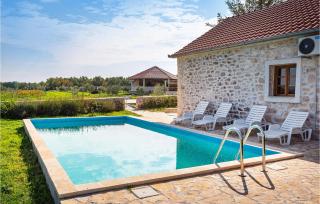 Four-Bedroom Holiday Home In Lisane Tinjske - Lišane Tinjske - 0