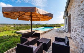 Four-Bedroom Holiday Home In Lisane Tinjske - Lišane Tinjske - 4