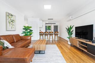 Coastal Comfort - Steps From The Beach - Gold Coast - 9