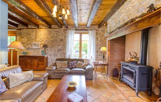 3 Bedroom Gorgeous Home In Creysse - Creysse - 8