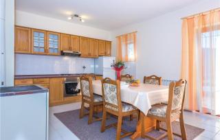 Three-Bedroom Holiday Home In Rozovac - Lozovac - 1
