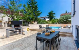 Amazing Apartment In Malinska With Wifi - Malinska - 9