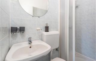 Awesome Apartment In Pinezici With Wifi - Pinezići - 1