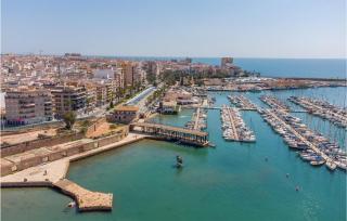 Lovely Apartment In Torrevieja - Torrevieja - 3