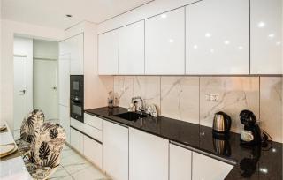 Lovely Apartment In Torrevieja - Torrevieja - 5
