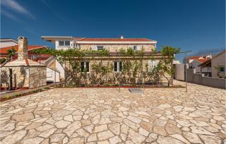 Beautiful Apartment In Vir With Wifi - Vir - 0