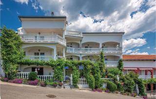 1 Bedroom Cozy Apartment In Crikvenica - 9