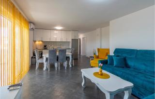 Stunning Apartment In Porec With Wifi - 8
