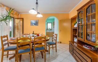 Amazing Apartment In Nenadici - Bajčići - 6