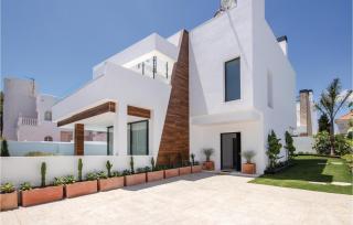 5 Bedroom Cozy Home In Nueva Andalucia - Marbella - 1