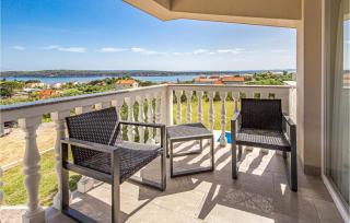 3 Bedroom Lovely Home In Banjol - 8