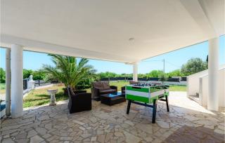 Amazing Home In Valtursko Polje - Valtura - 6