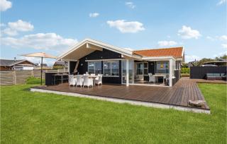 4 Bedroom Cozy Home In Assens - 9