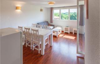 Beautiful Apartment In Cassen - 8