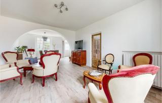 4 Bedroom Gorgeous Home In Jarnac - 1