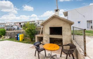 Five-Bedroom Holiday Home In Kucice - Kučiće - 2