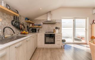 3 Bedroom Amazing Apartment In Banjevci - 6