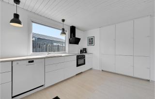 Two-Bedroom Holiday Home In Hesselager - 5