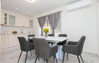 Gorgeous Home In Runovici With Kitchen - Runović - 5