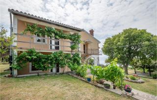 Stunning Apartment In Koromacno - 8