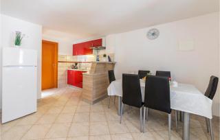 Beautiful Apartment In Pavicini With Wifi - 7