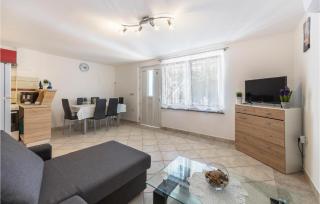 Beautiful Apartment In Pavicini With Wifi - 2
