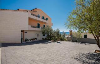 Three-Bedroom Apartment In Makarska - 5
