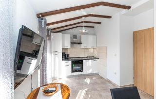 2 Bedroom Gorgeous Apartment In Sevid - Sevid - 4