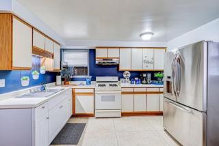 Elmwood Park Remodeled Studio Condo - Elmwood Park - 3