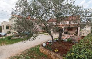 2 Bedroom Beautiful Apartment In Rovinj - Rovinj - 4