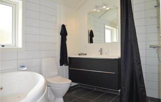 Three-Bedroom Holiday Home In Hojby - Højby - 4