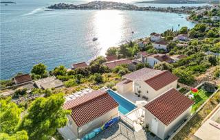 4 Bedroom Beautiful Home In Sevid - Sevid - 0