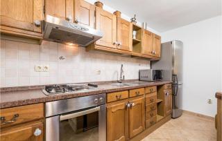 6 Bedroom Beautiful Home In Povljana - Povljana - 3