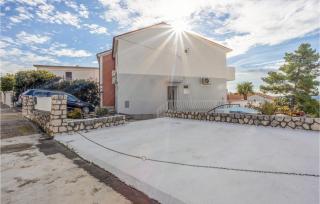 Gorgeous Apartment In Crikvenica - 2