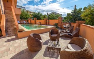 3 Bedroom Awesome Apartment In Kampor - Kampor - 5