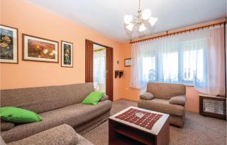 Amazing Apartment In Crikvenica - Crikvenica - 3