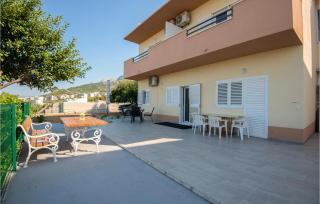1 Bedroom Awesome Apartment In Makarska - Makarska - 0