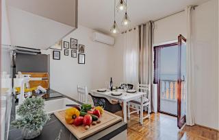 2 Bedroom Nice Apartment In Prigradica - Prigradica - 6