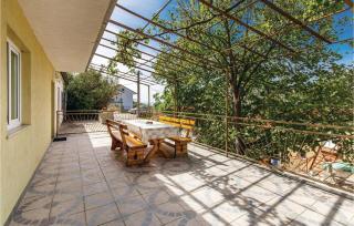 Lovely Apartment In Sveti Juraj - 4