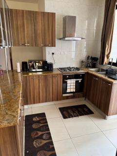 Cozy Urban Retreat 2BR Getaway - Nairobi - 8