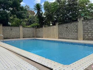 Cozy Urban Retreat 2BR Getaway - Nairobi - 4