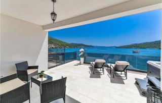 3 Bedroom Nice Apartment In Marina - 4