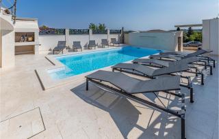 5 Bedroom Cozy Apartment In Banjole - 9
