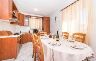 4 Bedroom Stunning Home In Viskovo - 6