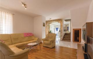 Stunning Home In Plomin With Wifi - Plomin - 9