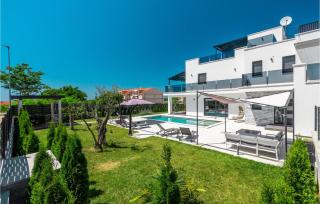 Amazing Home In Porec With Jacuzzi - Poreč - 3