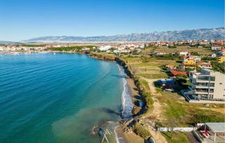 Beach Front Apartment In Povljana - Povljana - 1